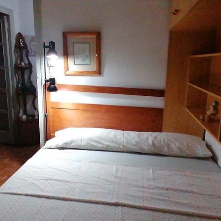 Mary'S Rooms Low Cost Valencia Exterior photo